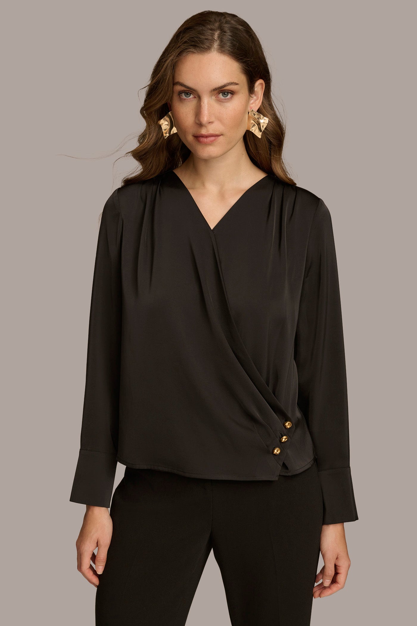 (image for) INNOVATIVE V-NECK WITH SIDE BUTTON DETAIL